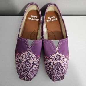 Groove Bags Women's Elephant Pattern Print Casual Shoes Size 8W